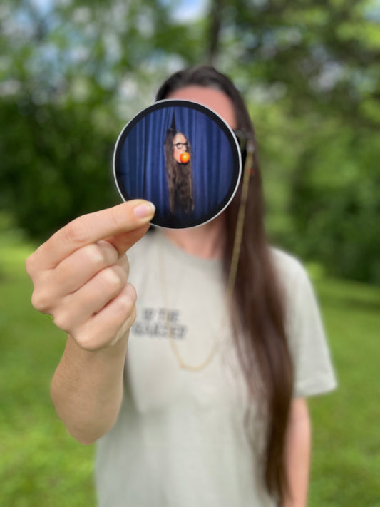 IN THE GARDEN STICKER