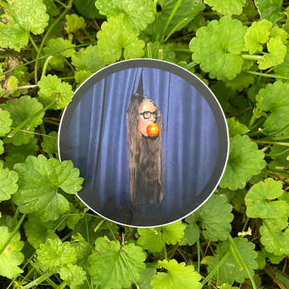 IN THE GARDEN STICKER